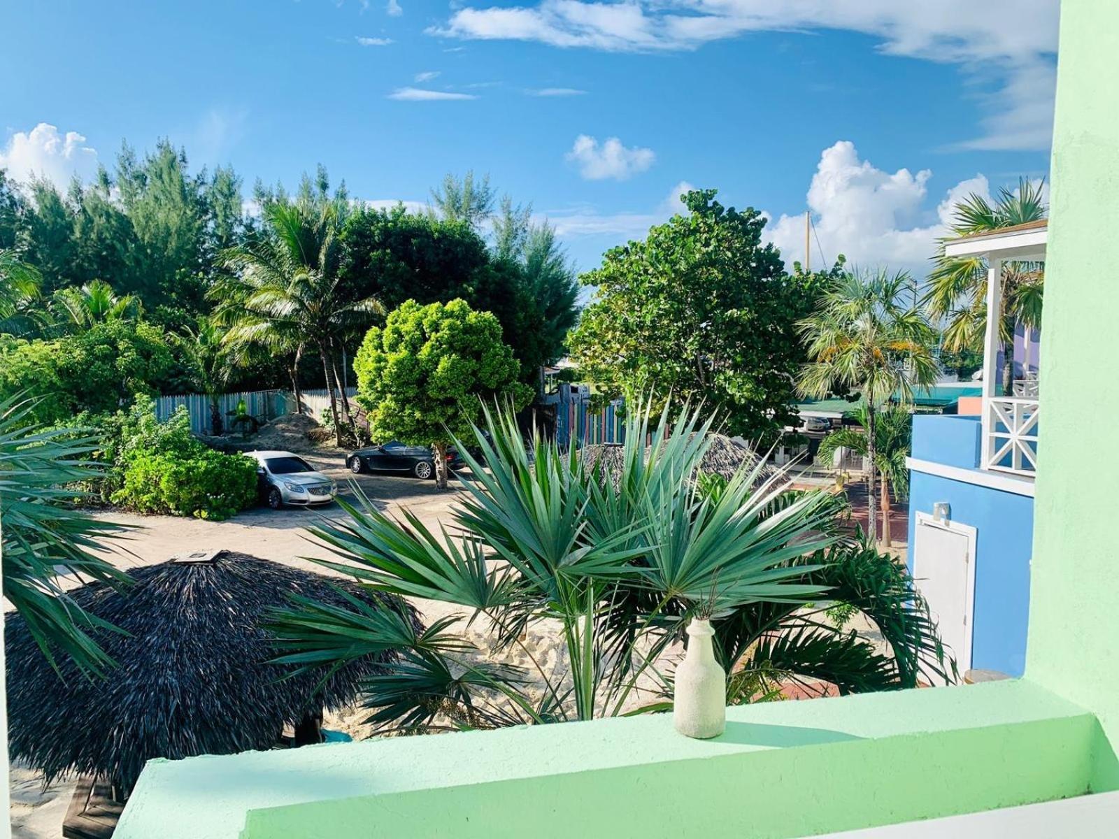 Beach Villas Coral Harbour Exterior photo