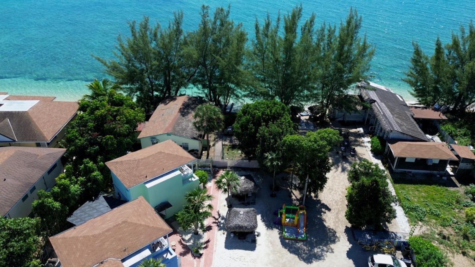 Beach Villas Coral Harbour Exterior photo