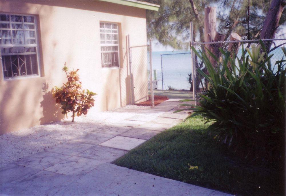 Beach Villas Coral Harbour Exterior photo